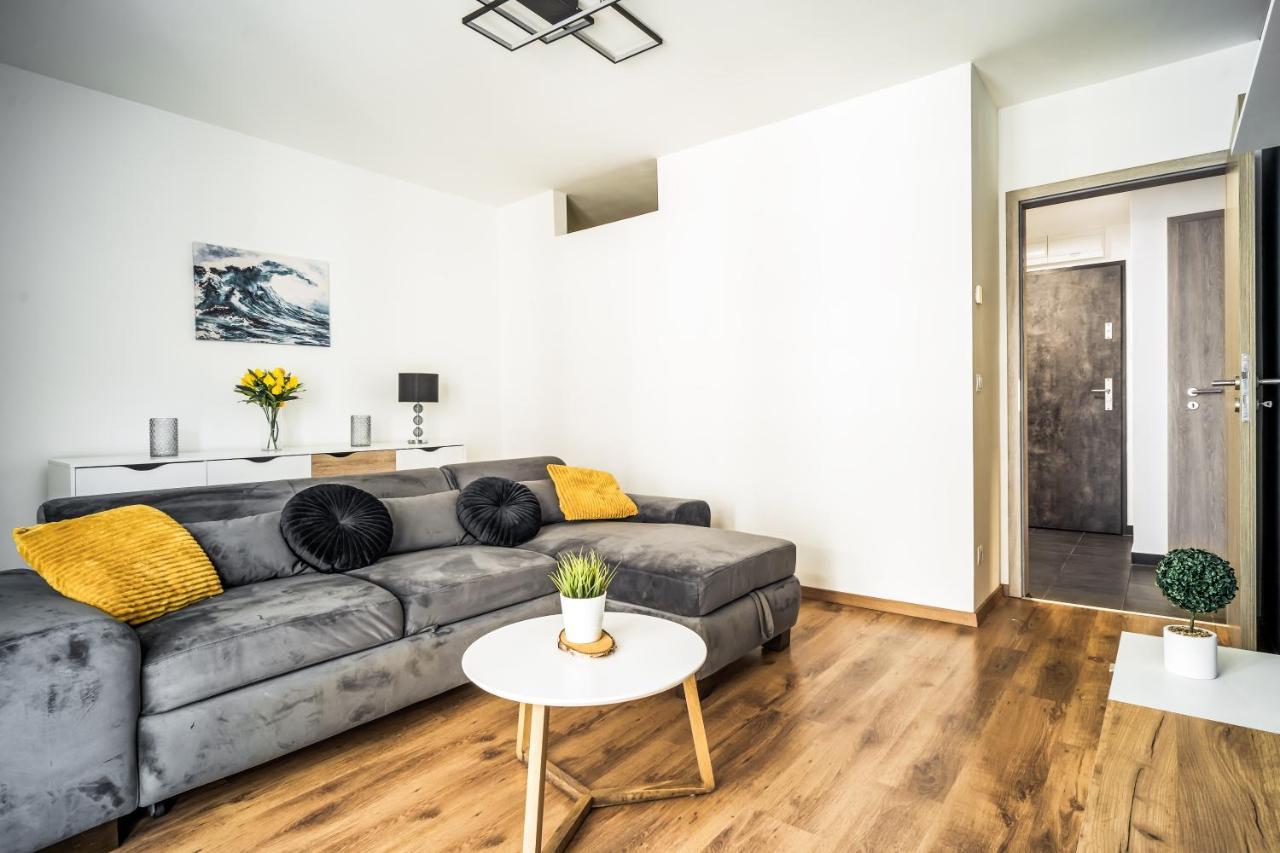 Vig Apartment - With Private Parking Будапеща Екстериор снимка