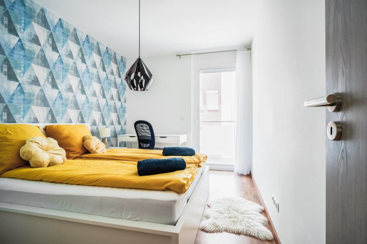 Vig Apartment - With Private Parking Будапеща Екстериор снимка